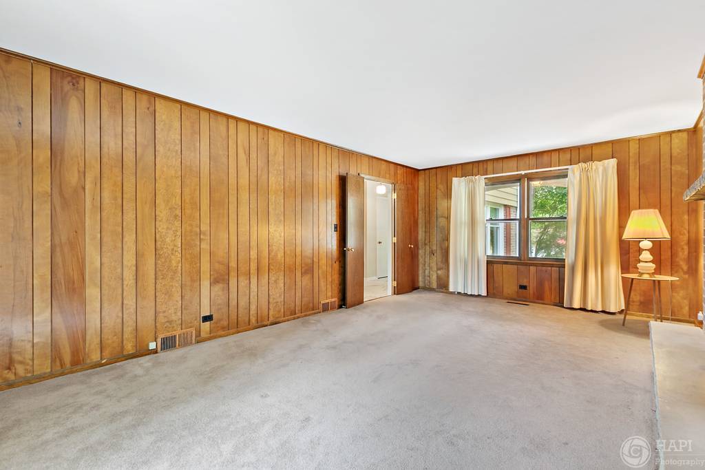 33 Ferndale Road Deer Park, IL 60010 - Photo 13 of 31 an empty room with windows