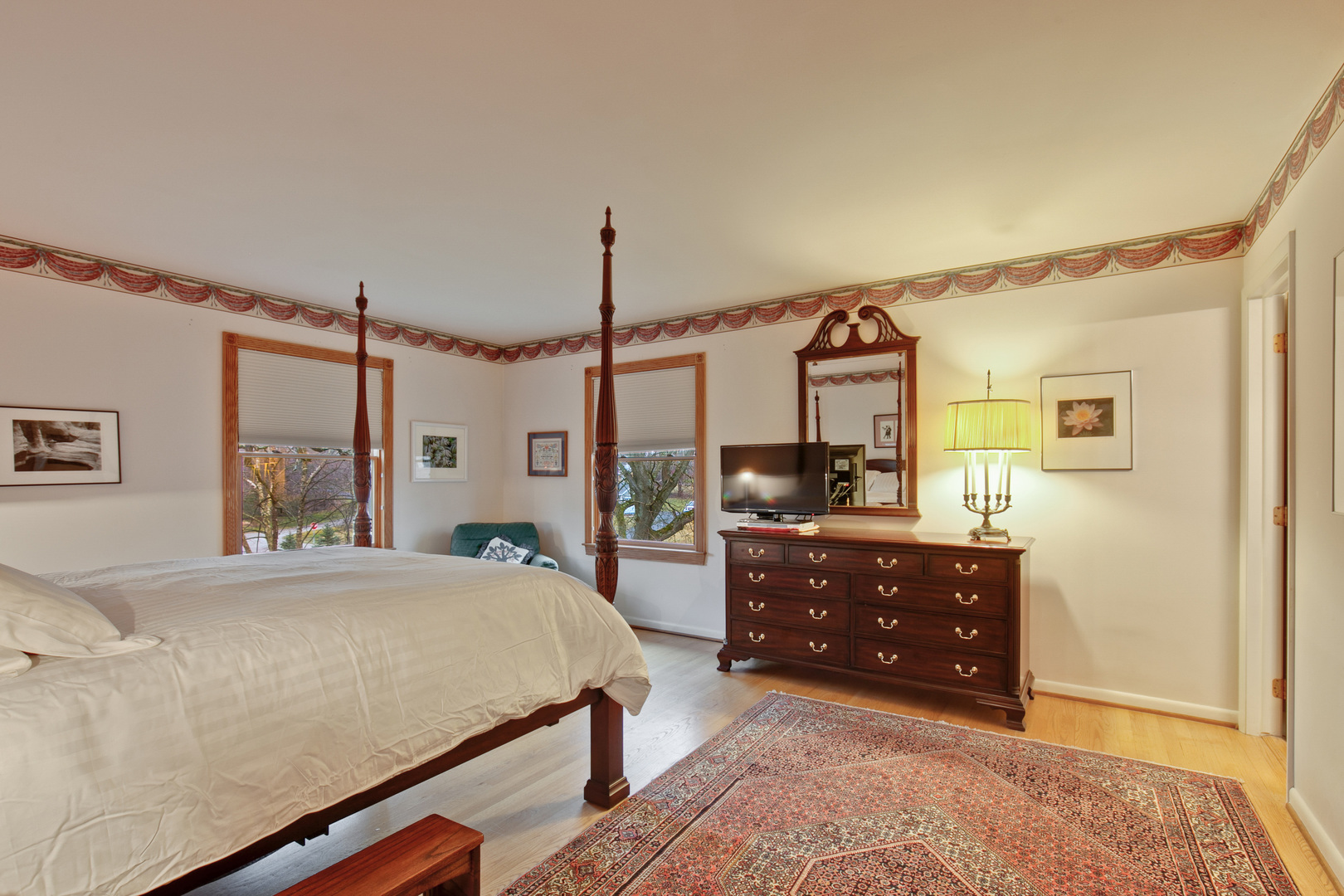 33 Ferndale Road Deer Park, IL 60010 - Photo 15 of 31 a bed room with a bed and a television