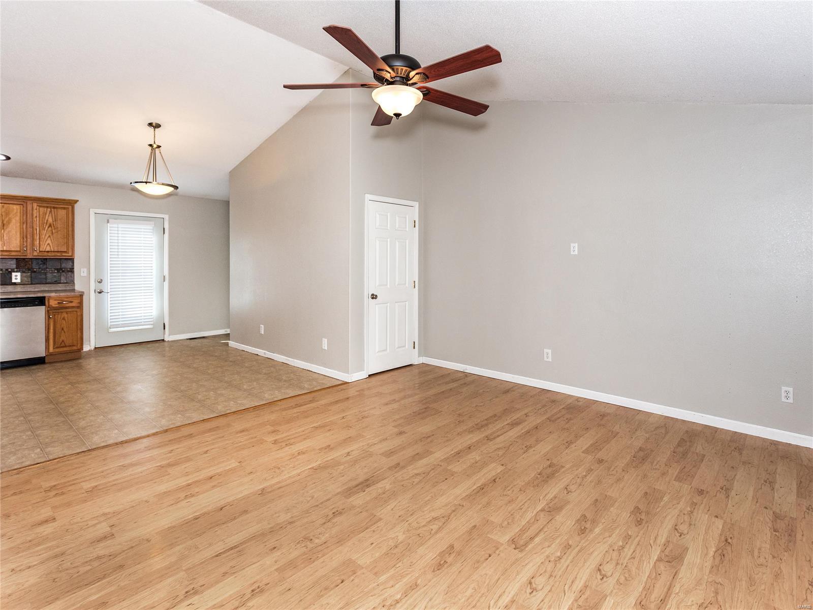 190 West Pocahontas Road Highland, IL 62249 - Photo 7 of 44