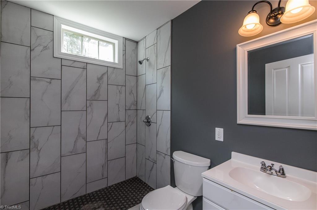 160 Hampton Road Asheboro, NC 27203 - Photo 18 of 30 Gallery Image 18