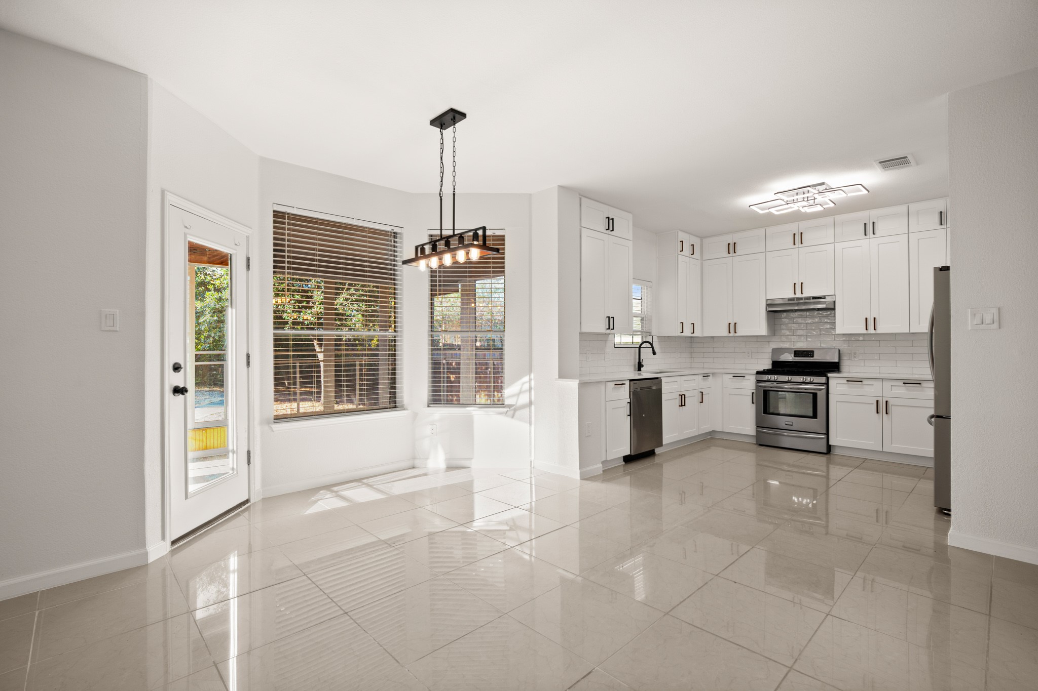 2011 Monica Lane Round Rock, TX 78664 - Photo 4 of 26