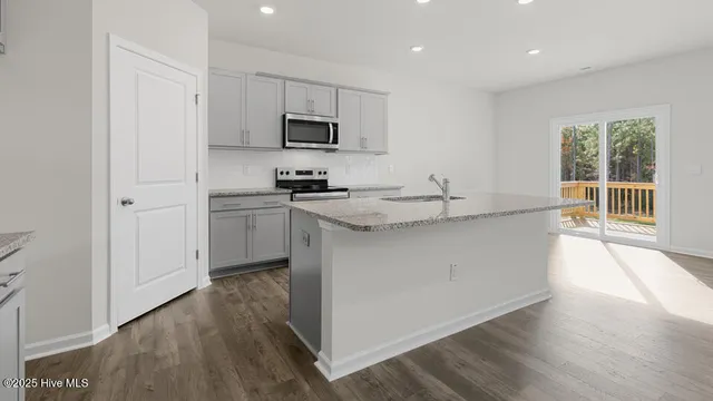 $383,240 | 60 Charlies Bnd Way, Spring Lake, NC 28390