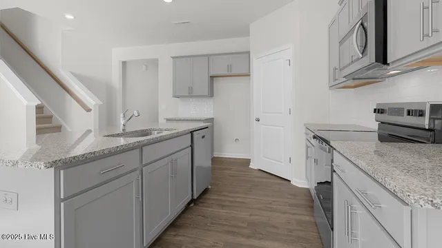 $383,240 | 60 Charlies Bnd Way, Spring Lake, NC 28390