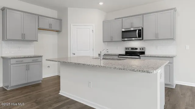 $383,240 | 60 Charlies Bnd Way, Spring Lake, NC 28390