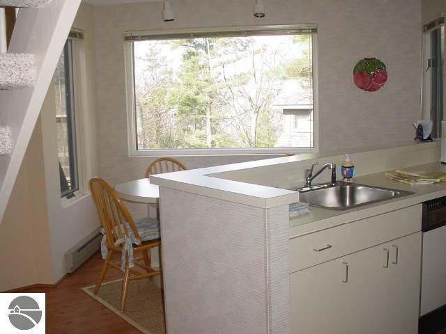 43 Woodridge Road Maple City, MI 49664 - Photo 6 of 9 1687429-5.JPG