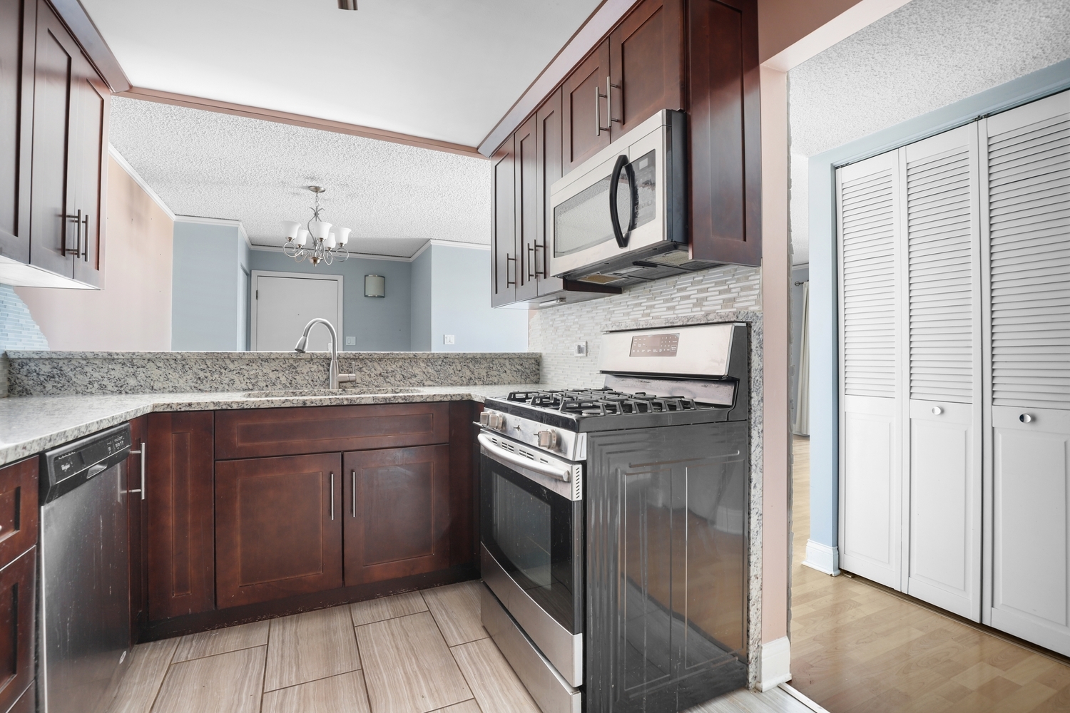10516 Ridge Cove Drive, Unit 25C Chicago Ridge, IL 60415 - Photo 7 of 17