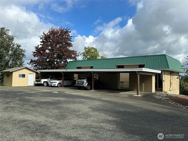 $1,200,000 | 910 Barnhart Street, Raymond, WA 98577