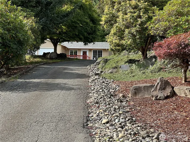 $1,200,000 | 910 Barnhart Street, Raymond, WA 98577