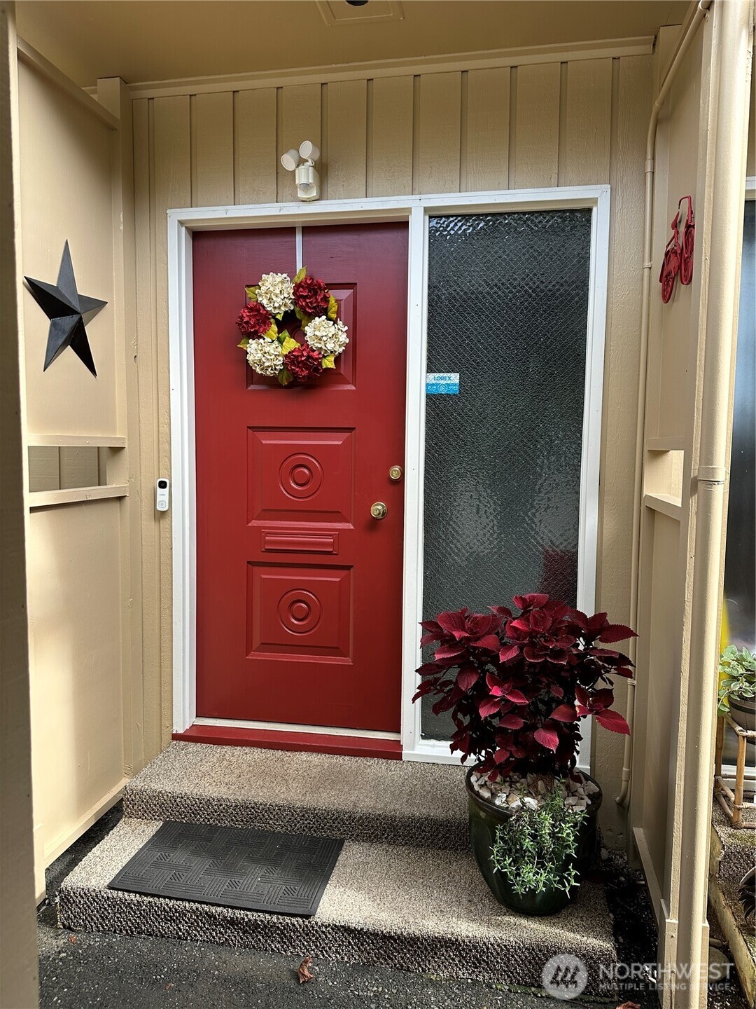 910 Barnhart Street Raymond, WA 98577 - Photo 9 of 38 a view of a entryway door of the house