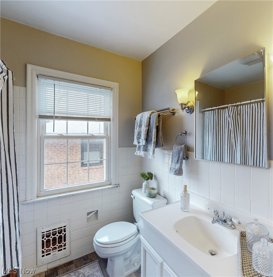 3918 Tyndall Road Cleveland, OH 44118 - Photo 14 of 33 Gallery Image 14