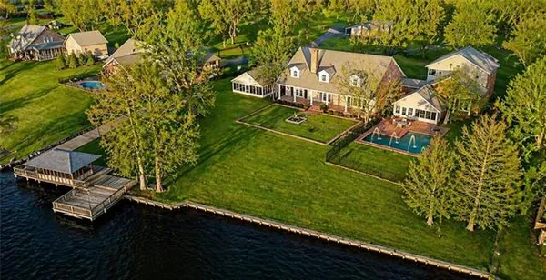 $1,135,000 | 164 Melrose Bend Boulevard, Natchez, LA 71456