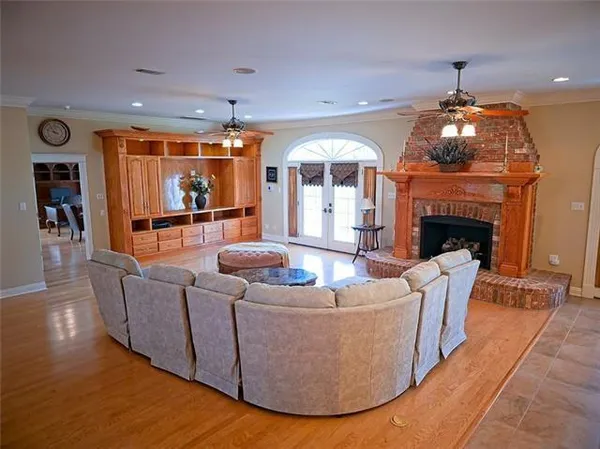 $1,135,000 | 164 Melrose Bend Boulevard, Natchez, LA 71456