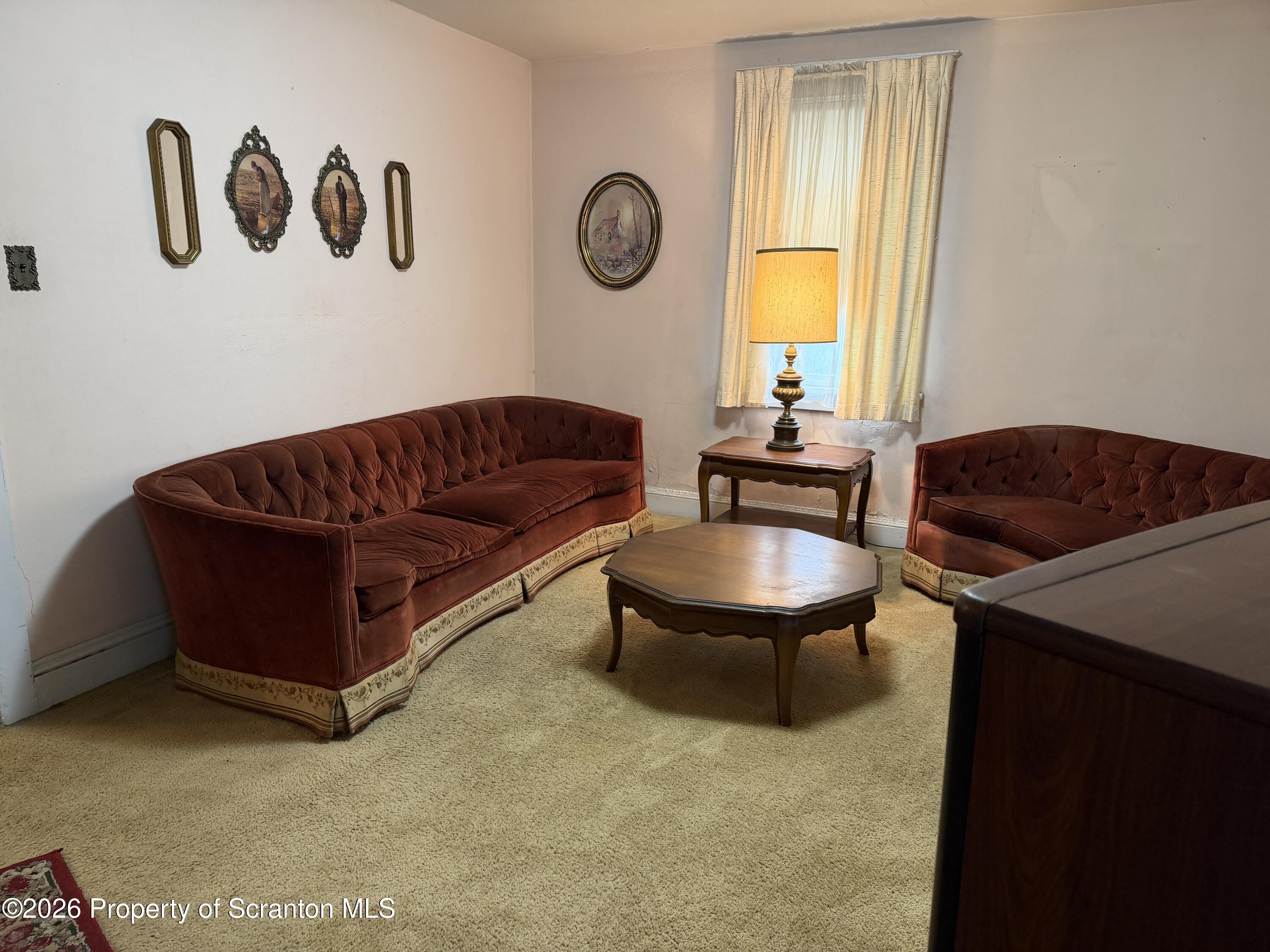 616 Fig Street Scranton, PA 18505 - Photo 6 of 17 IMG_0572