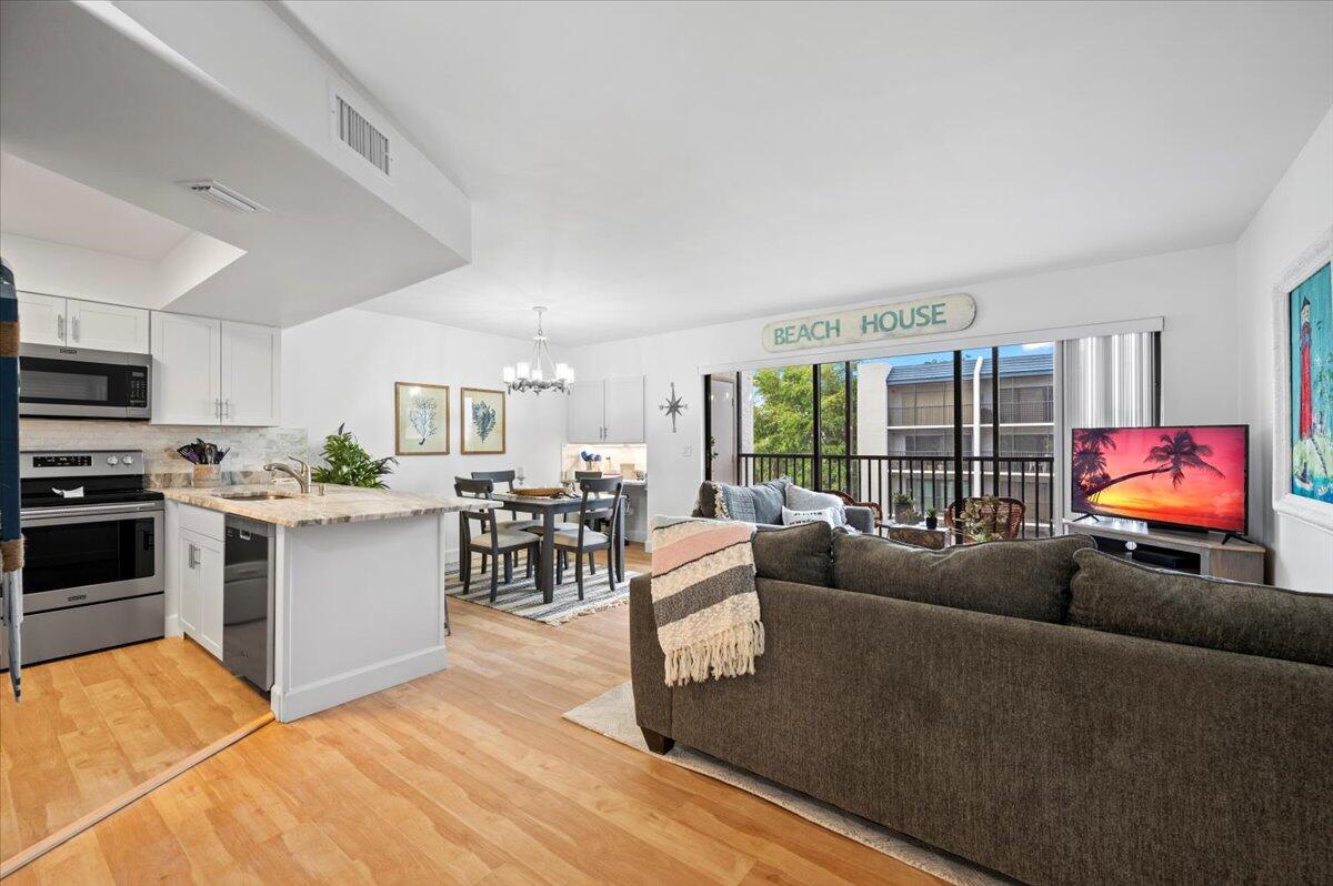 1605 Highway 1, Unit A303 Jupiter, FL 33477 - Photo 5 of 20 04-LUX9680.jpg1