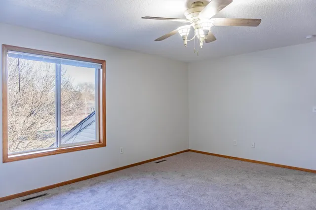 $2,250 | 1122 Crystal Place West, Chaska, MN 55318