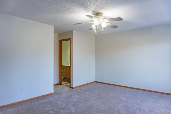 $2,250 | 1122 Crystal Place West, Chaska, MN 55318