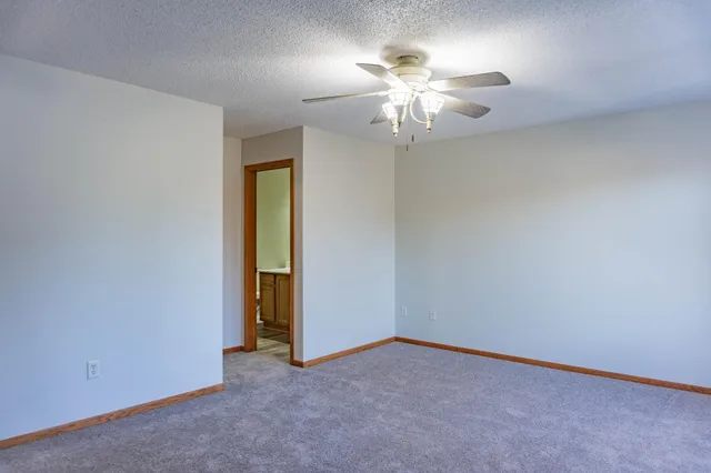 $2,250 | 1122 Crystal Place West, Chaska, MN 55318