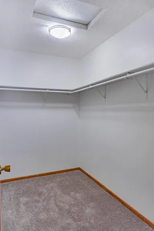 $2,250 | 1122 Crystal Place West, Chaska, MN 55318