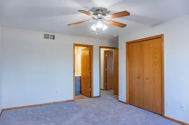 $2,250 | 1122 Crystal Place West, Chaska, MN 55318