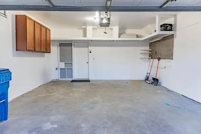 $2,250 | 1122 Crystal Place West, Chaska, MN 55318