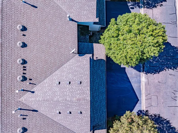 $2,250 | 1122 Crystal Place West, Chaska, MN 55318