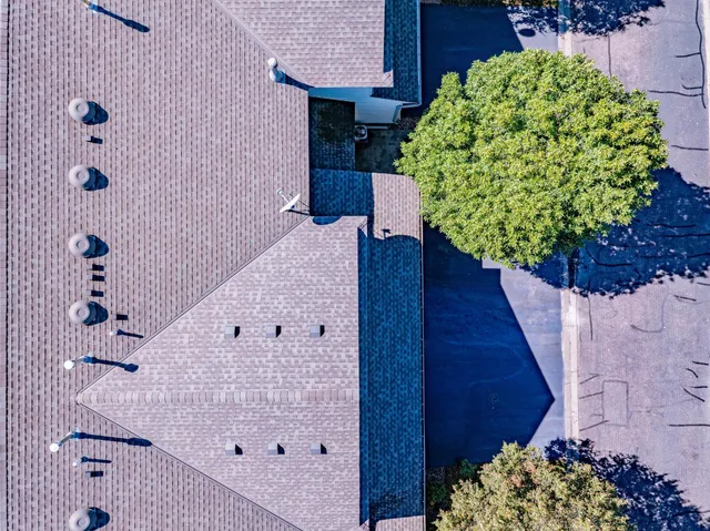 $2,250 | 1122 Crystal Place West, Chaska, MN 55318