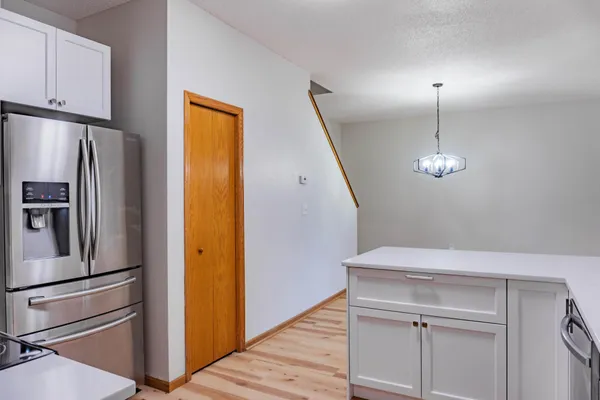 $2,250 | 1122 Crystal Place West, Chaska, MN 55318