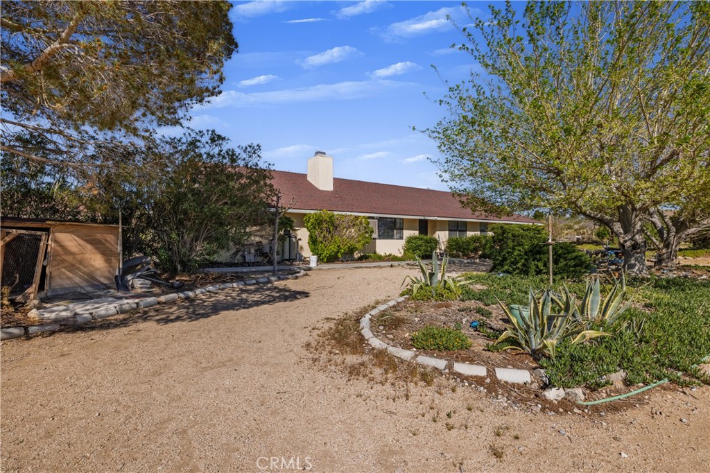 31212 Rabbit Springs Road Lucerne Valley, CA 92356 - Photo 4 of 51