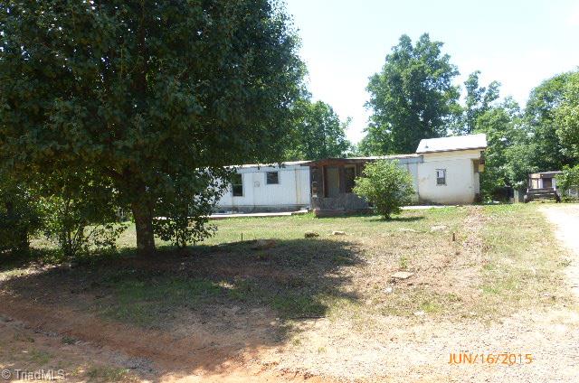 1056 Hicks Trail Road Walnut Cove, NC 27052 - Photo 2 of 11 Driveway Shot