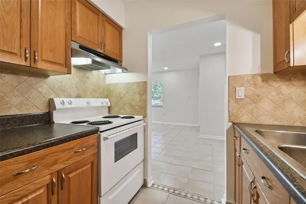 $1,495 | 379 47th Avenue North, Unit 212, St. Petersburg, FL 33703