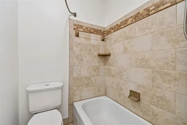 $1,495 | 379 47th Avenue North, Unit 212, St. Petersburg, FL 33703