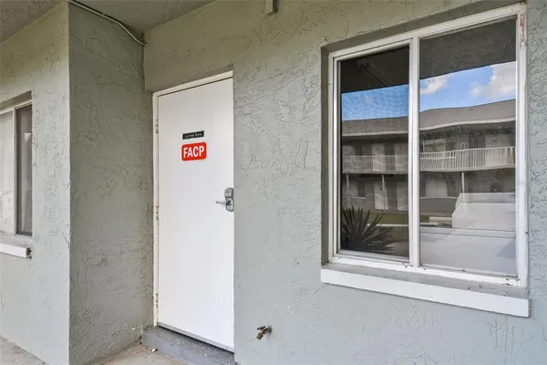 $1,495 | 379 47th Avenue North, Unit 212, St. Petersburg, FL 33703