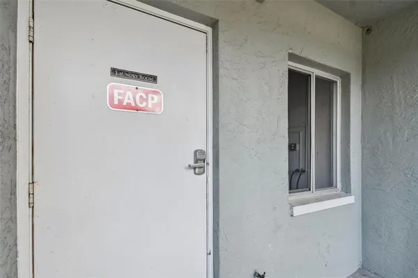 $1,495 | 379 47th Avenue North, Unit 212, St. Petersburg, FL 33703