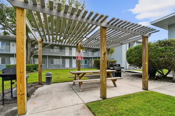$1,495 | 379 47th Avenue North, Unit 212, St. Petersburg, FL 33703