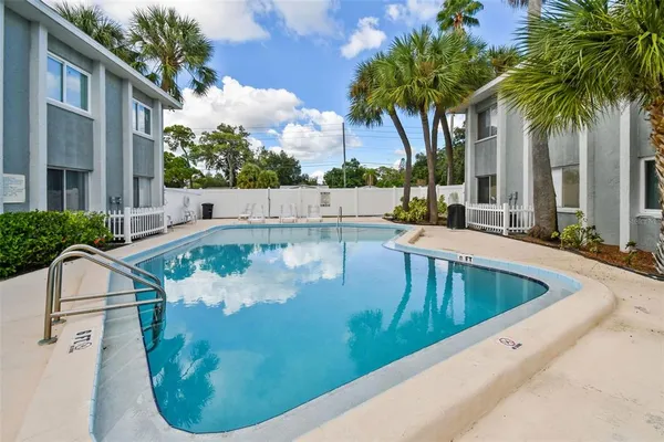 $1,495 | 379 47th Avenue North, Unit 212, St. Petersburg, FL 33703