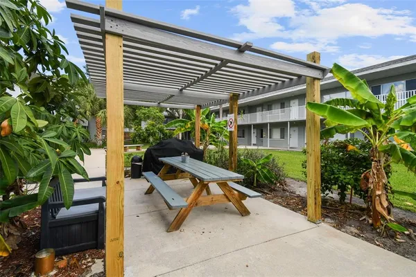 $1,495 | 379 47th Avenue North, Unit 212, St. Petersburg, FL 33703