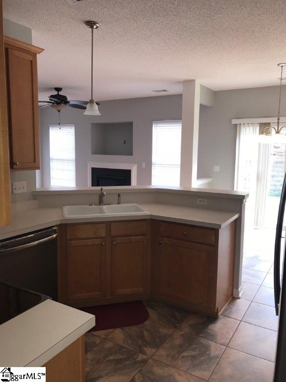 320 Highgate Circle Greer, SC 29650 - Photo 8 of 20 Gallery Image 8