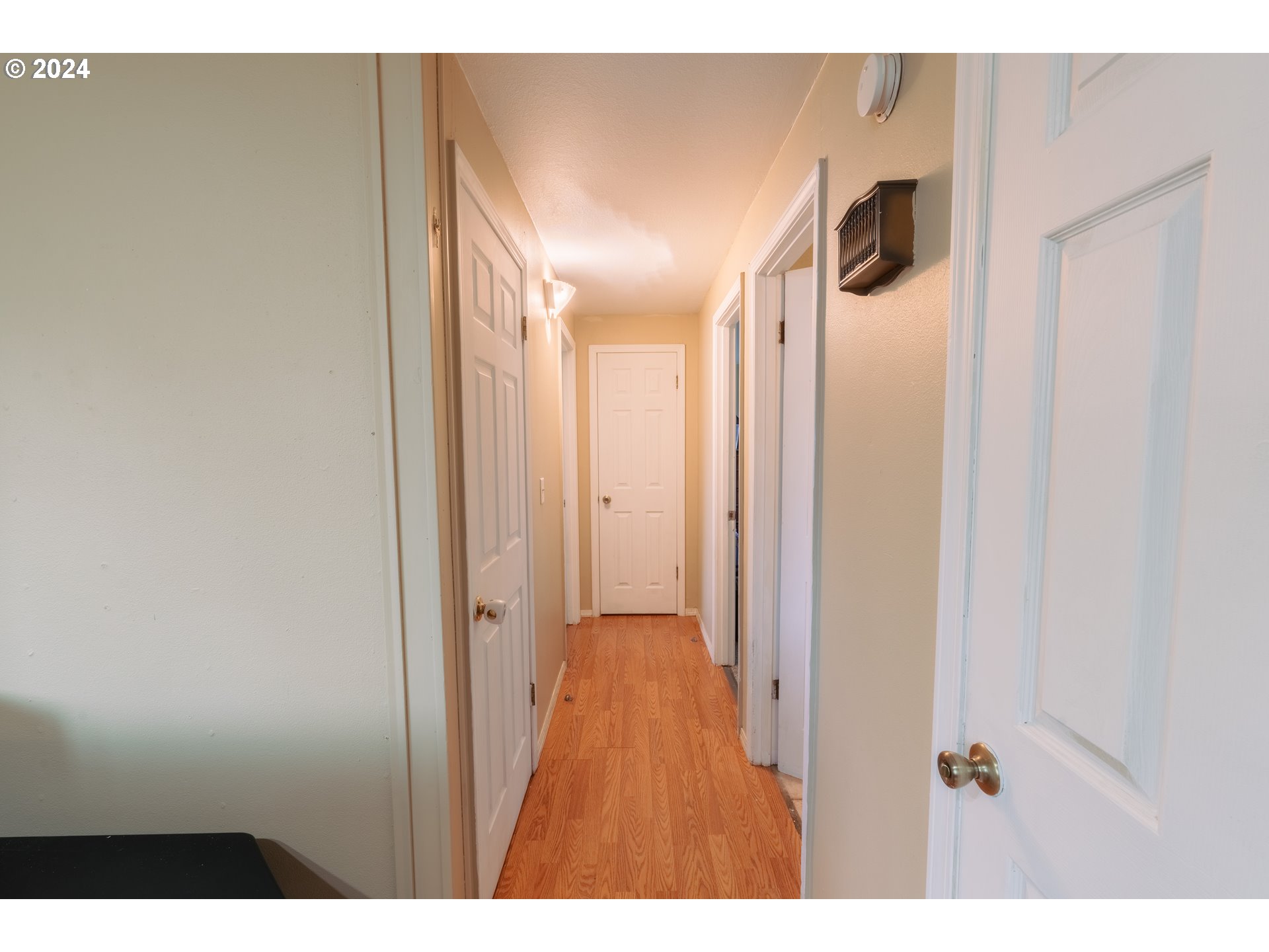 9111 Northeast 73rd Street Vancouver, WA 98662 - Photo 16 of 33 a view of a hallway