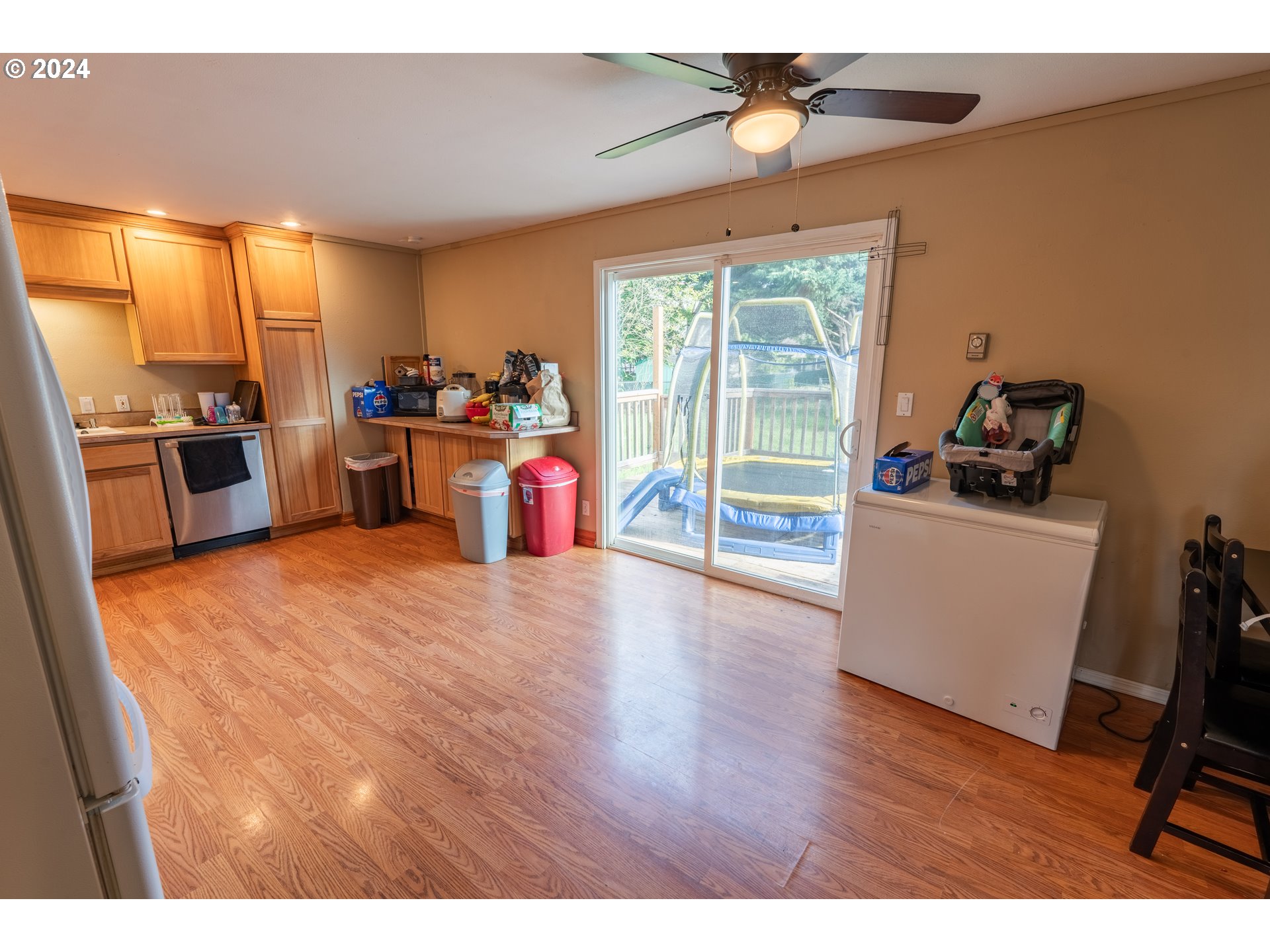 9111 Northeast 73rd Street Vancouver, WA 98662 - Photo 29 of 33 a view of a room with kitchen appliances and furniture