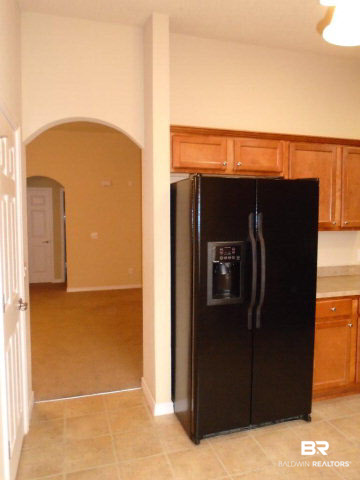 4 Martin Circle Foley, AL 36535 - Photo 14 of 37 Refrigerator conveys with the sale.