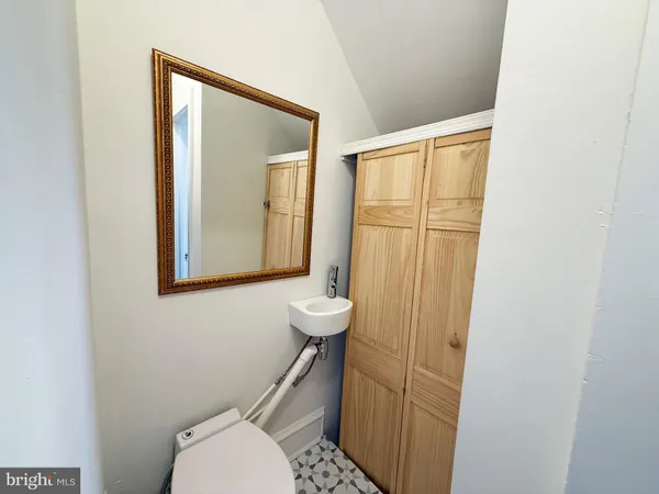$275,000 | 7864 Beverly Boulevard, Upper Darby, PA 19082