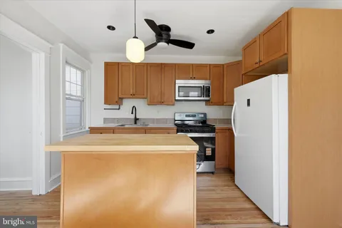 $275,000 | 7864 Beverly Boulevard, Upper Darby, PA 19082