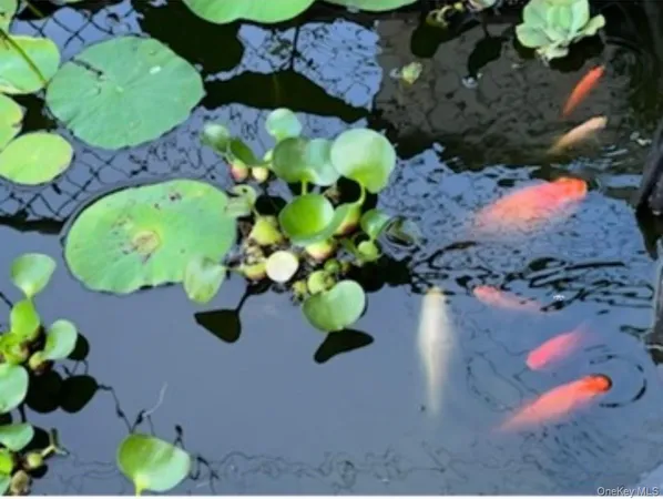 $1,290,000 | 35 Hicks Avenue, Syosset, NY 11791