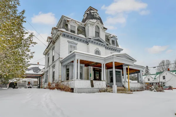 $198,000 | 277 Summer Street, St. Johnsbury, VT 05819