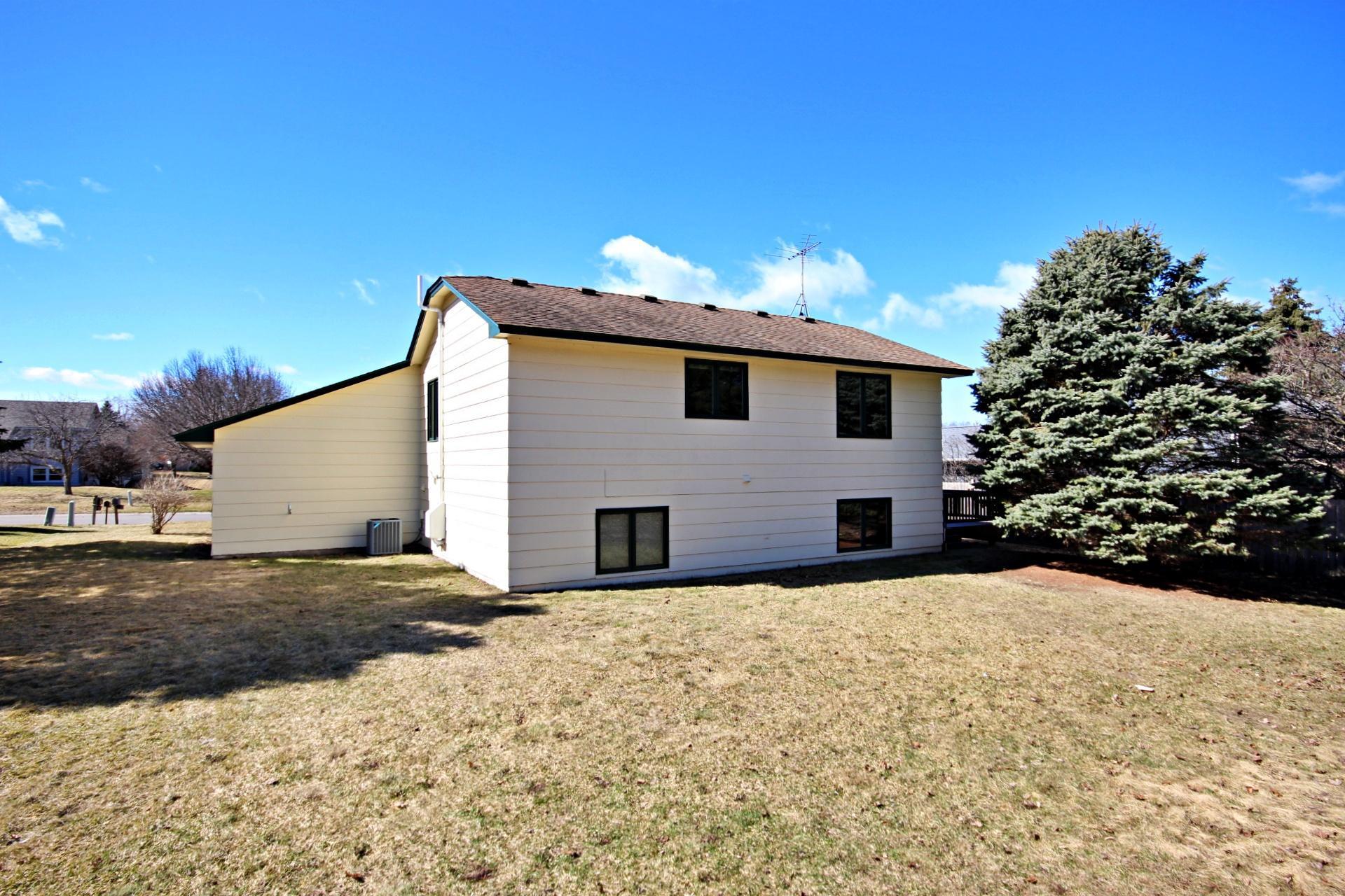 17398 Fontana Path Farmington, MN 55024 - Photo 5 of 32