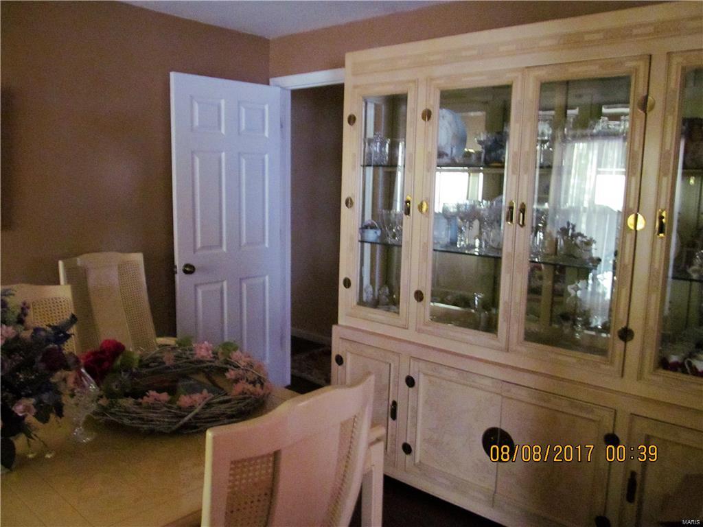 702 Lofty Point Drive, Unit B Ballwin, MO 63021 - Photo 6 of 13 Gallery Image 6