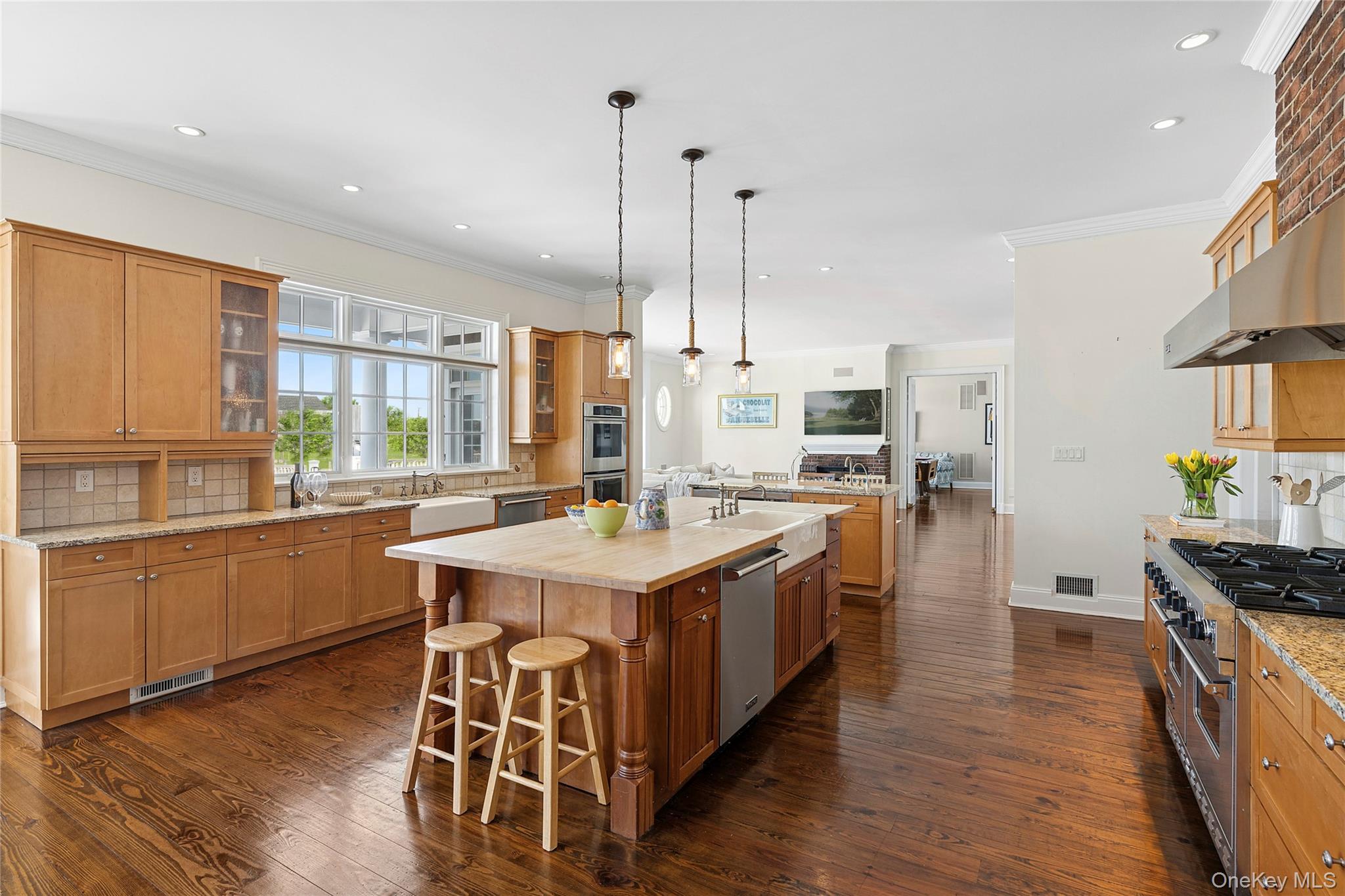 101 Jessup Lane Westhampton Beach, NY 11978 - Photo 13 of 33