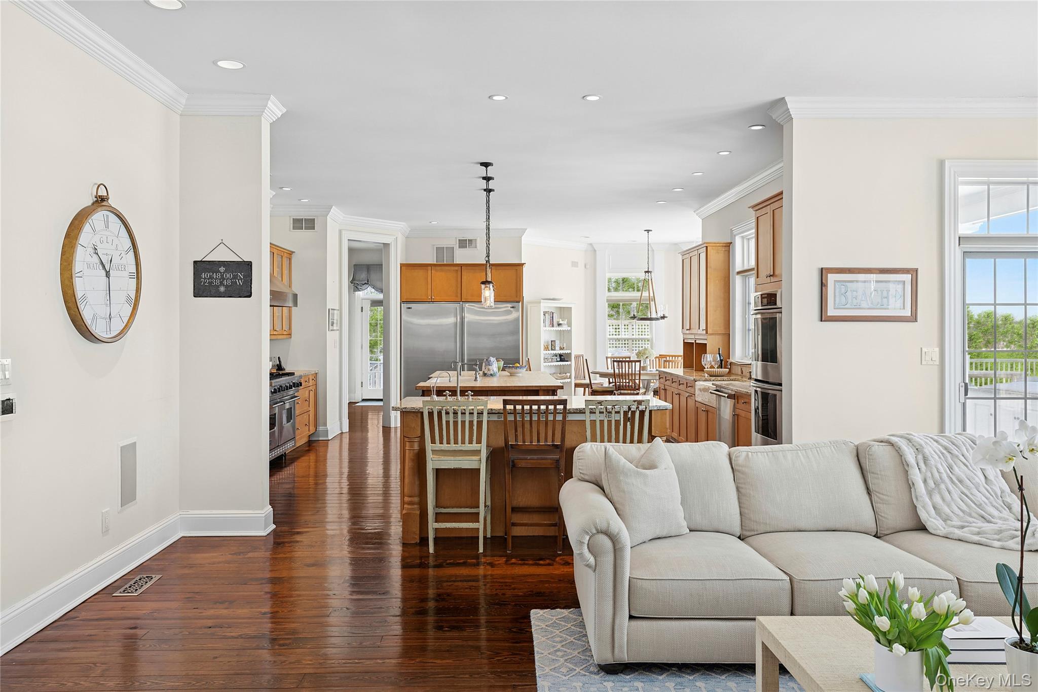 101 Jessup Lane Westhampton Beach, NY 11978 - Photo 10 of 33