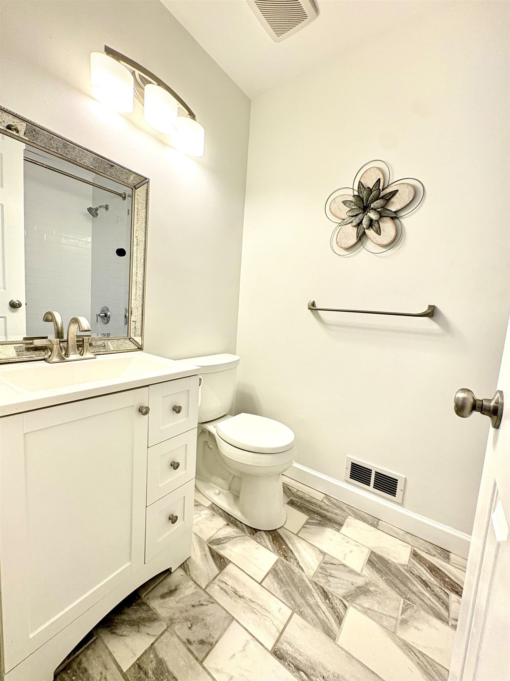 130 Middlesex Road Merrimack, NH 03054 - Photo 17 of 29 Gallery Image 17