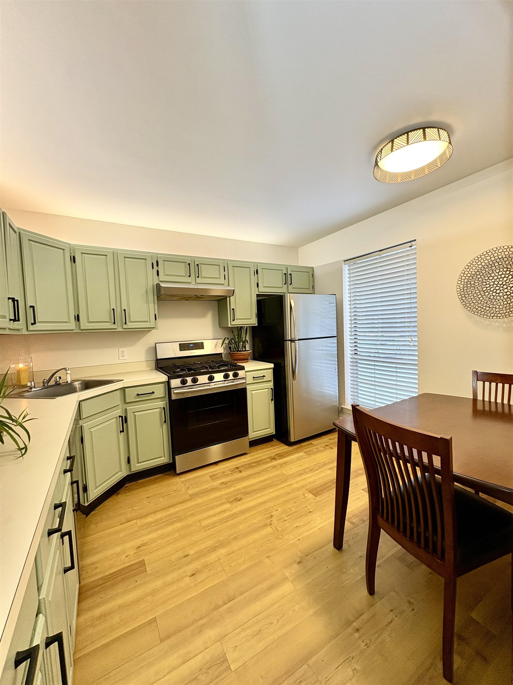 130 Middlesex Road Merrimack, NH 03054 - Photo 3 of 29 Gallery Image 3